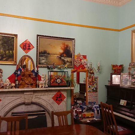 Swan Lake Guest House เอดินบะระ ภายนอก รูปภาพ