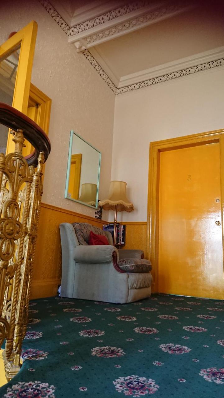 Swan Lake Guest House เอดินบะระ ภายนอก รูปภาพ