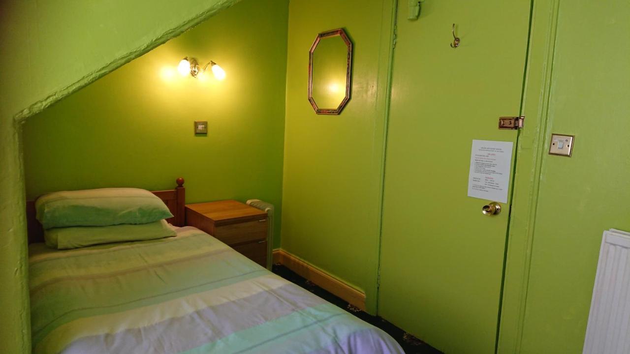 Swan Lake Guest House เอดินบะระ ภายนอก รูปภาพ